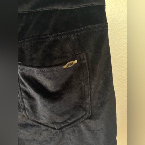 NWOT - Spell & the Gypsy Collective Velvet Vigilante Shorts in Black - Size L - Picture 5 of 5